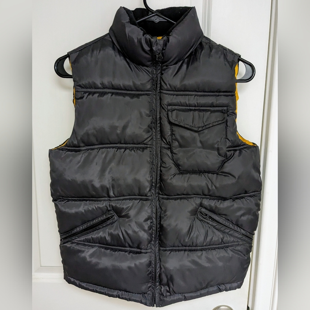 GAP Boys Puffer Vest - size large